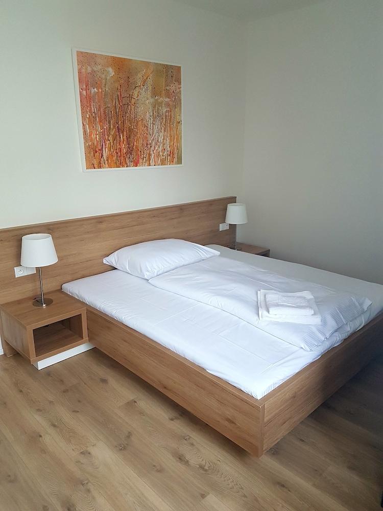 Apartament Downtown Belohorska *
